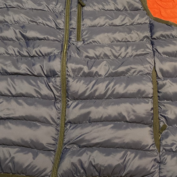 32 Degrees vest - Picture 2 of 8